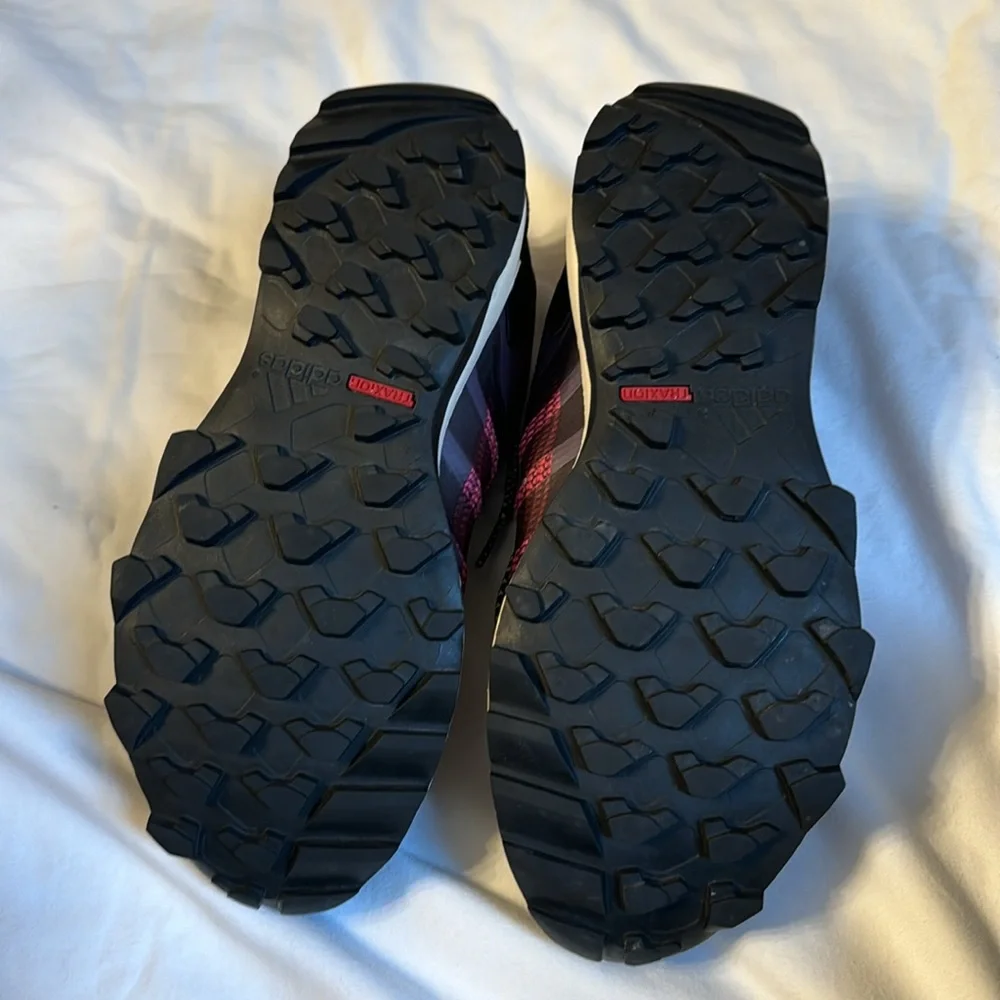 Women’s Adidas TRAXION size 8 running KANADIA TR7 pink, purple, black white EUC - Picture 7 of 7